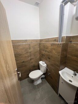 Ponúkame na prenájom obchodný priestor o výmere 45 m², vhodn