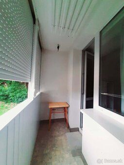 Ponúkam na DLHODOBÝ prenájom zariadený 2 izbový byt s balkón