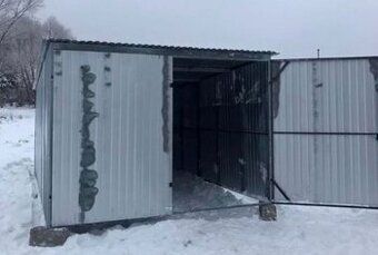 Špecifikácia garáže Plechová garáž druhej a tretej kvality
K