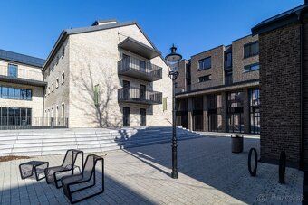 ZENITH LUXURY REAL ESTATE vám ponúka výnimočnú príležitosť n