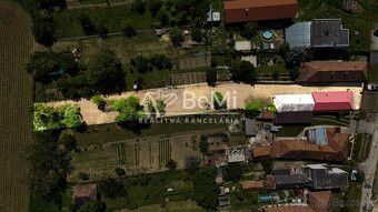 Rozľahlý slnečný pozemok o výmere 1241m2 ktorý ponúka množst