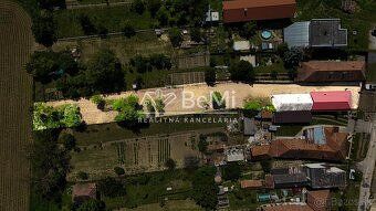Rozľahlý slnečný pozemok o výmere 1241m2 ktorý ponúka množst