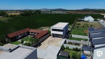 Ak snívaš o bývaní, ktoré ti každý deň pripomenie, že sny sa