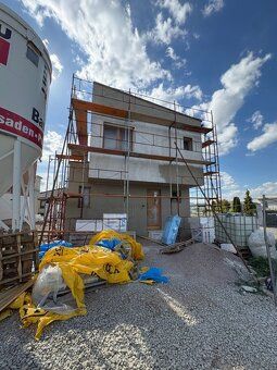 Ponúkame na predaj 5-izbový byt/mezonet/dom s terasou a balk