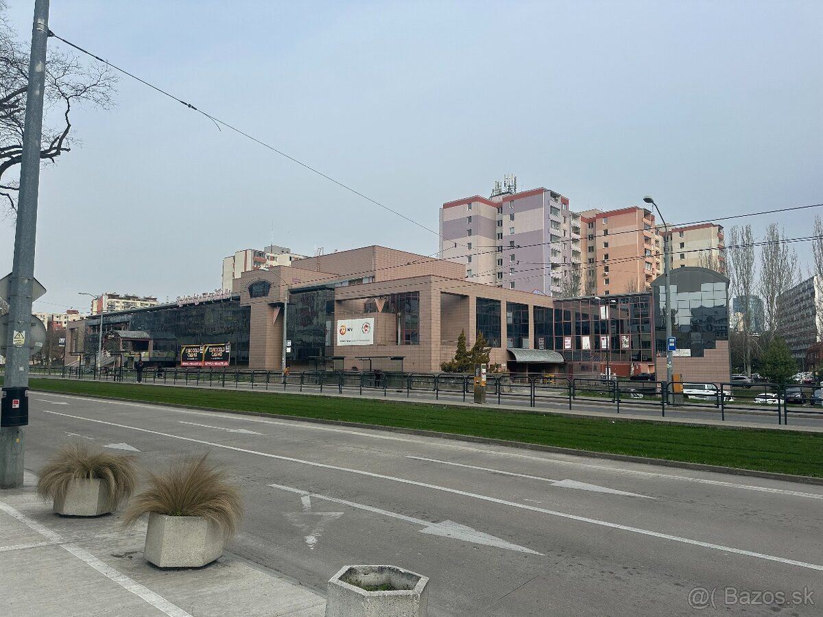 Ponúkame na predaj atraktívny nebytový priestor o výmere 76 