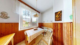 MAREČEK REALITY ponúka na predaj rodinný dom - vilu z prvej 