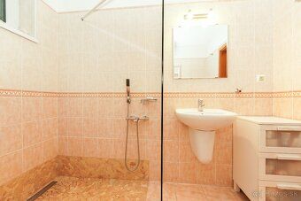 Hľadáte pokojné rodinné bývanie v blízkosti Bratislavy, ktor