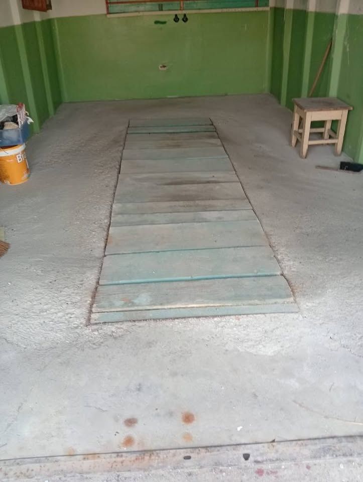 Garáž má výmeru 18m², je v osobnom vlastníctve a bez akýchko