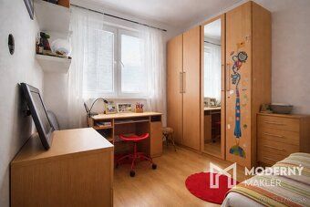 Typ: Rodinný dom Ulica: - Obec: Brezolupy
Moderný maklér pon