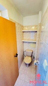 Ponúkame Vám na predaj trojizbový byt s loggiou a veľkou pri