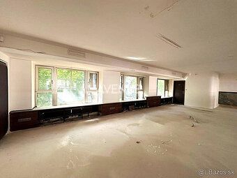 Typ: Obchodné priestory Obec: Bratislava-Staré Mesto
Na pren