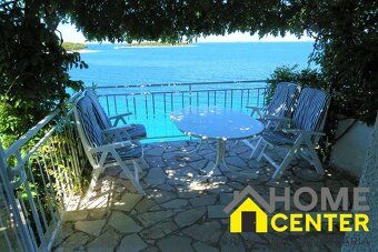 Realitná kancelária HOME CENTER Vám ponúka dom/ 210 m² / nac