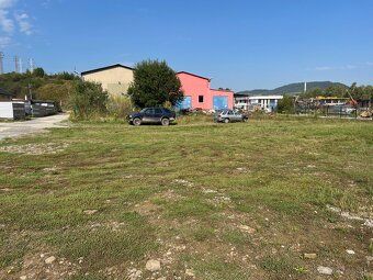 Exkluzívne ponúkame na prenájom pozemok o výmere 1744m2 v me