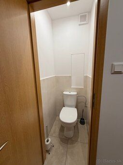 Prenajmem kompletne zrekonštruovaný 2-izbový byt (56 m²) na 