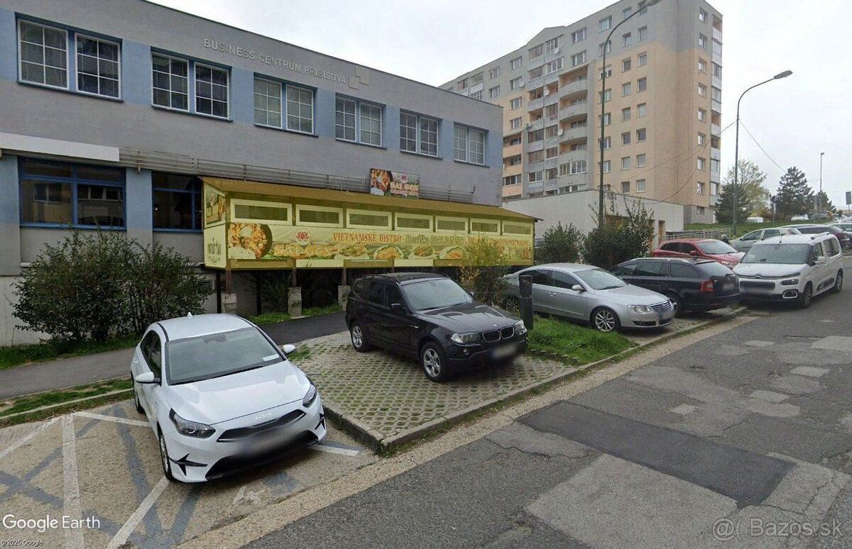 Skladový priestor v objekte Business centrum Pribišova. Ide 