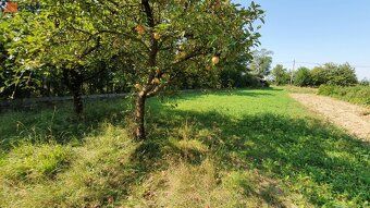 Stavebná parcela o celkovej výmere 1507 m² evidovaná ako záh