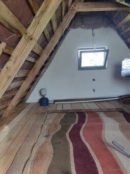 Ponúkame na predaj murovanú chatu s pozemkom o výmere 394 m²