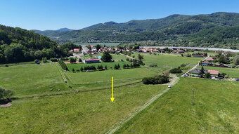 Ponúkame na predaj slnečný, rovinatý stavebný pozemok s výme