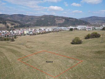 Ponúkame na predaj slnečný stavebný pozemok s panoramatickým