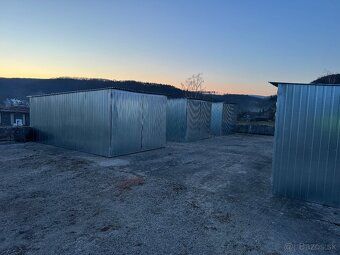 Ponúkam na prenájom garáže o výmere 15m2. Oplotený areál, Vo