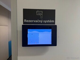 Ponúkame na prenájom dve samostatné, atypické kancelárie v p