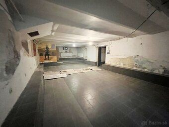 - PRENÁJOM - členitý priestor - 192,5 m2 - vhodný na rôzne v