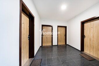 Administratívne priestory na prenájom - výborná adresa, novo