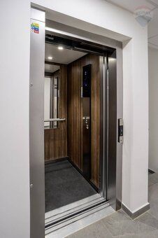 REMAX Diamond ponúka na predaj elegantné apartmány na úpätí 