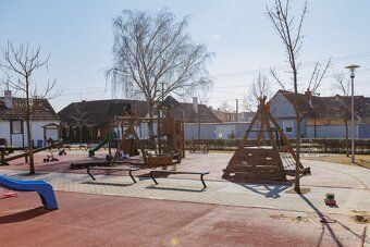 Fakty o dome: Úžitková plocha: 110.41m2 Pozemok: 500.00m2 Za