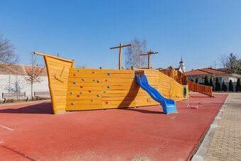 Fakty o dome: Úžitková plocha: 110.41m2 Pozemok: 500.00m2 Za