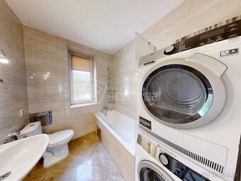 Veľkometrážny apartmán v Starom Meste s vlastnou garážou, zá