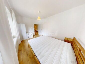 Veľkometrážny apartmán v Starom Meste s vlastnou garážou, zá