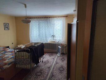 Ponúkame na predaj dvojgeneračný rodinný dom v pôvodnom stav