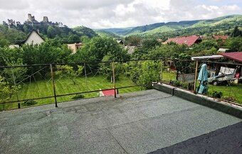NA PREDAJ priestranný dvojpodlažný rodinný dom v obci Divín 
