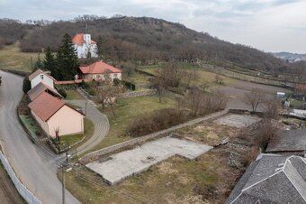 Exkluzívne Vám ponúkame na predaj stavebný pozemok o výmere 