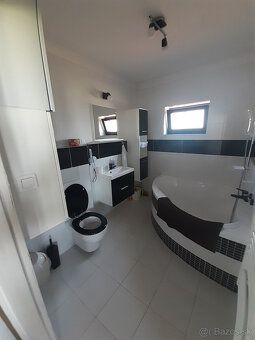 Typ: Apartmánový dom Ulica: Júliusa Nemca 190 Obec: Bešeňová