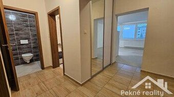 NEWCASTLE | Ponúkame na prenájom 3-izbový byt s balkónom a p