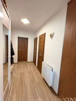 Ponúkame na prenájom slnečný 2 izbový byt na ul. 28. Októbra