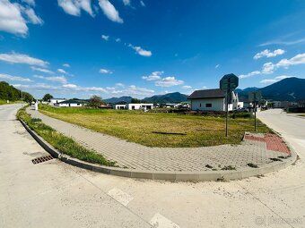 Dobrý deň,
Ponúkame Vám na predaj tento jedinečný, stavebný 