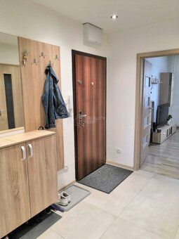 Ponúkame do prenájmu 2-izbový byt s rozlohou 52 m² po komple
