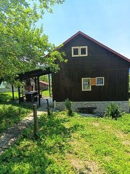 TUreality vám ponúka na predaj útulnú chatku v Považskej Bys