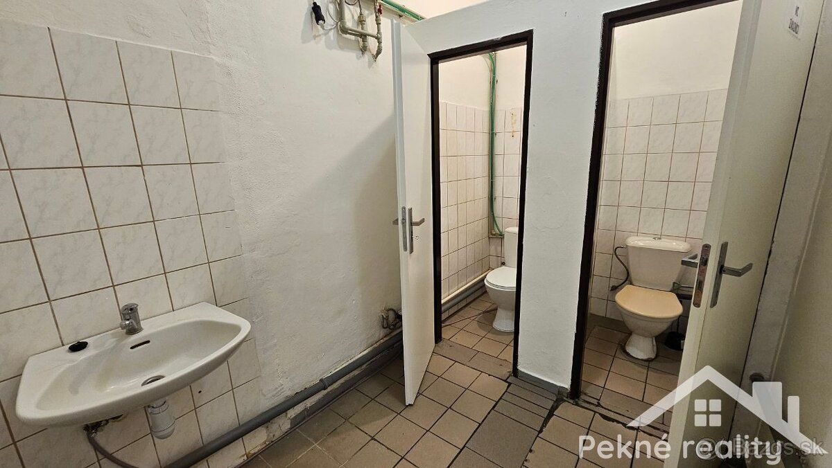 Ponúkame Vám na prenájom obchodný priestor nachádzajúci sa n