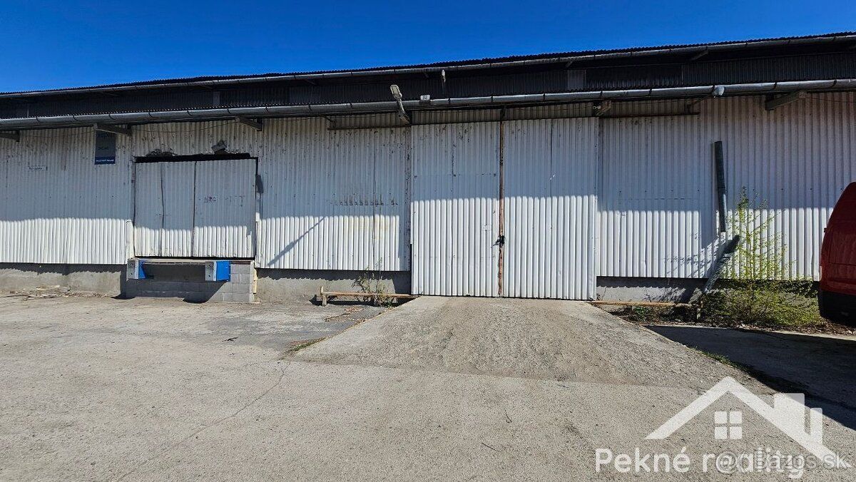 Ponúkame Vám na prenájom skladový priestor o rozlohe 458 m2 
