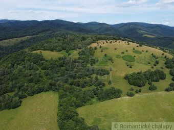 Očarujúca panoráma na okolitú prírodu, lúky, lesy. Excelentn