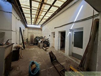 Ponúkame na predaj komerčný objekt, ktorý sa nachádza v obci