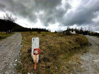 Typ: Pozemky - bývanie Ulica: Bočná Obec: Dolný Vadičov
(255