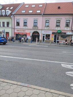 Ponúkame do nájmu obchodný priestor v Pezinku na Holubyho ul
