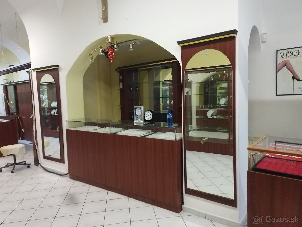 Ponúkame do nájmu obchodný priestor v Pezinku na Holubyho ul