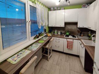 🏡 Na predaj: 3‑izbový zrekonštruovaný byt s loggiou – centru