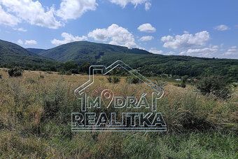 Ponúkame vám jedinečný rekreačný pozemok nad obcou Zemplínsk